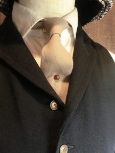 12 ball tie tack